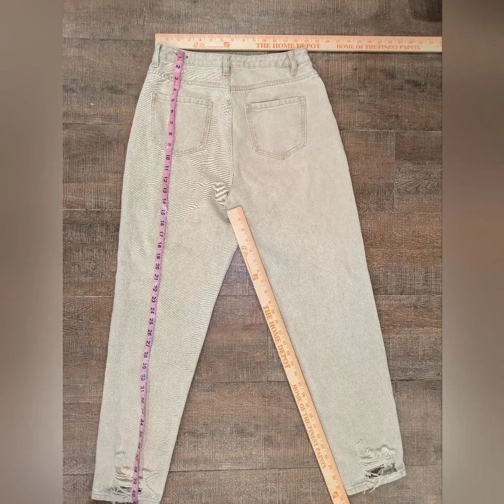 Missguided Riot High Rise Extreme Ripped Mom Jeans Stone Size: 6 - Picture 10 of 12